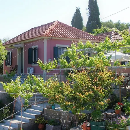 Kulumi House 펜션